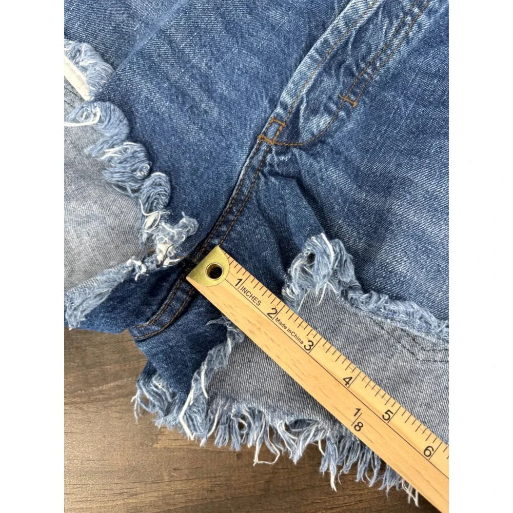We The Free Denim Cutoff Shorts Women's 30 Distressed Raw Hem Festival Y2K Boho - Picture 6 of 6